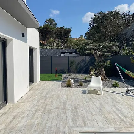 Villa + piscine chauffée à Chiberta, plage à pieds